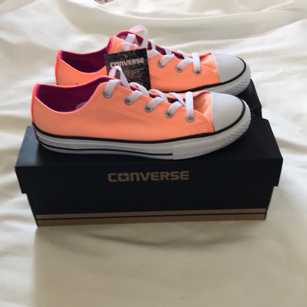 Converse - Picture 2 of 6